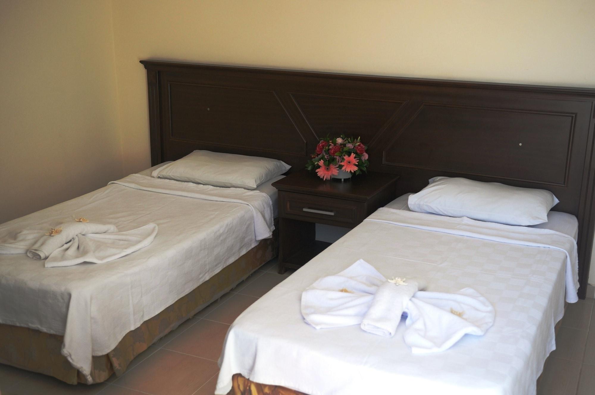 Navy Hotel İçmeler Eksteriør bilde