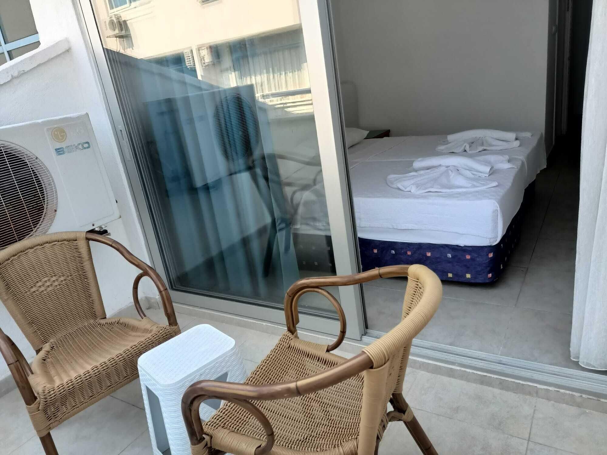 Navy Hotel İçmeler Eksteriør bilde
