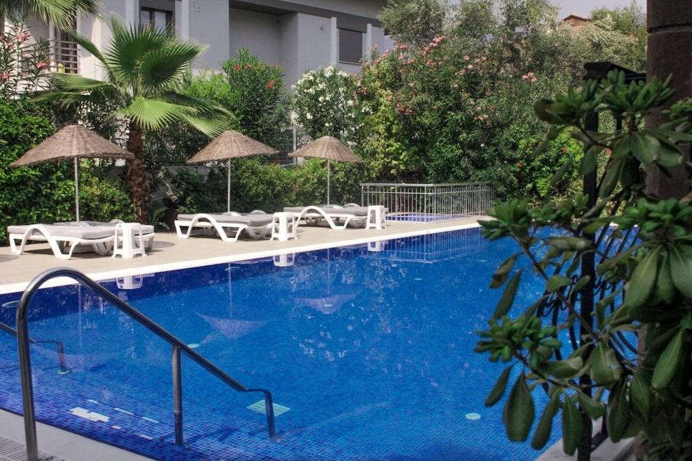 Navy Hotel İçmeler Eksteriør bilde